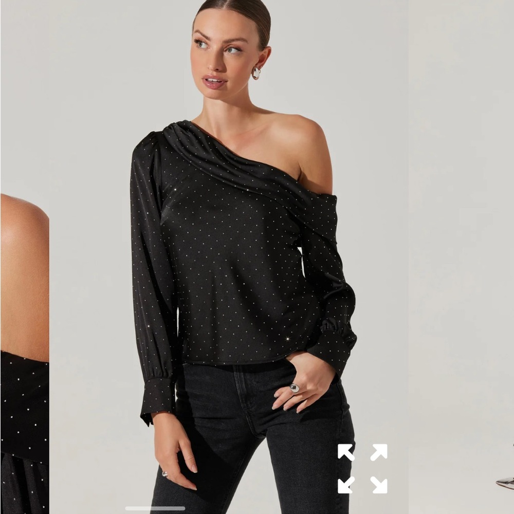 Astr Black One-Shoulder Dotted Blouse